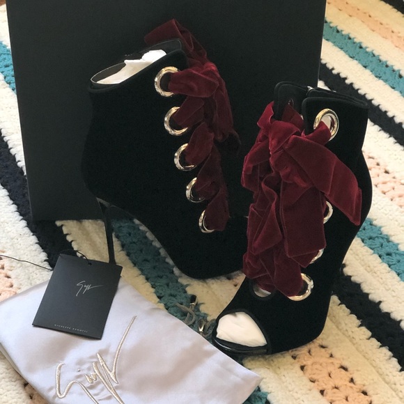 Giuseppe Zanotti JEANNINE Velvet Lace-Up Bootie - Picture 2 of 8